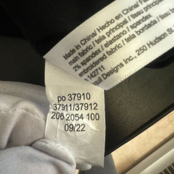 ELOQUII Elements Women's Plus Size Eyelet Puff Sleeve Top Size 24 - Picture 9 of 12